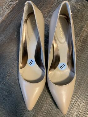 Calvin Klein Beige Pointed-Toe Leather Pumps